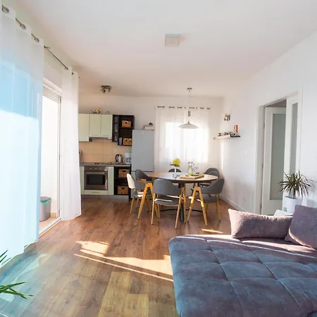 Apartment Sunshine With Pool *