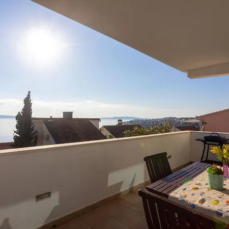 Apartment Sunshine With Pool