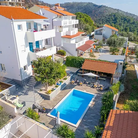 Apartment Sunshine With Pool *