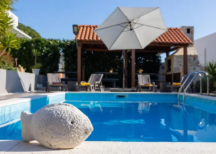 Sunshine With Pool *