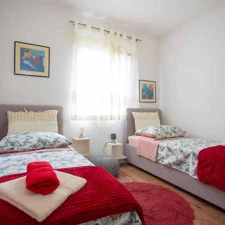 Sunshine With Pool * Traù