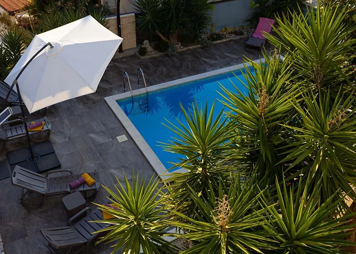 Sunshine With Pool Appartamento Traù