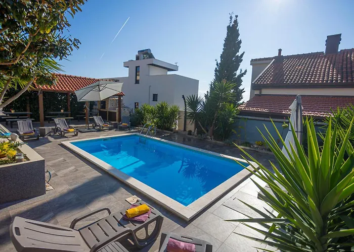 Sunshine With Pool Appartamento